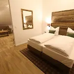 Deutscher Kaiser Apartment