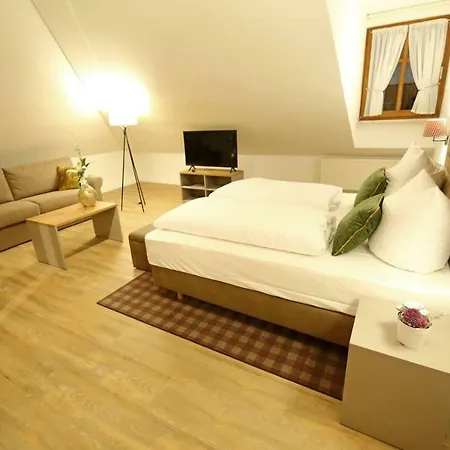 Апартаменты Deutscher Kaiser 4*