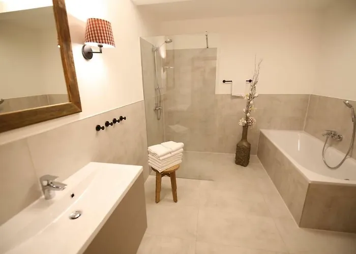 Deutscher Kaiser Appartamento 4*